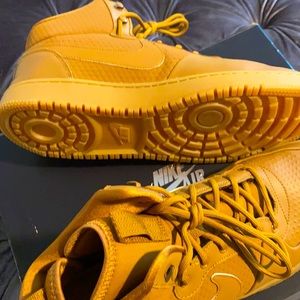 Men 14 Tan Hightop Nike